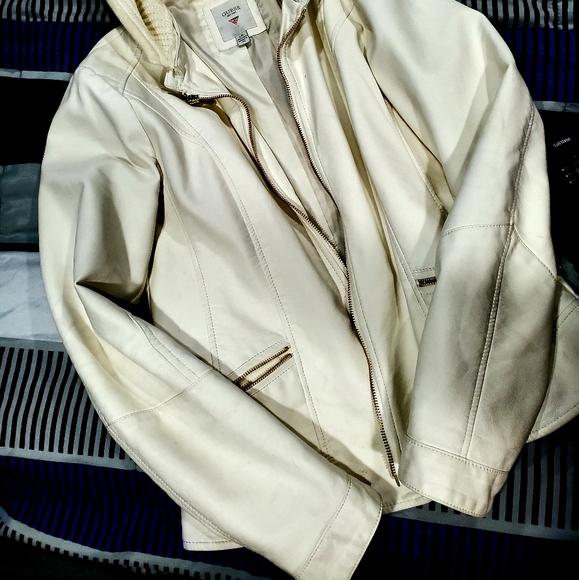 GUESS white leather jacket removable knit hood - Picture 2 of 2
